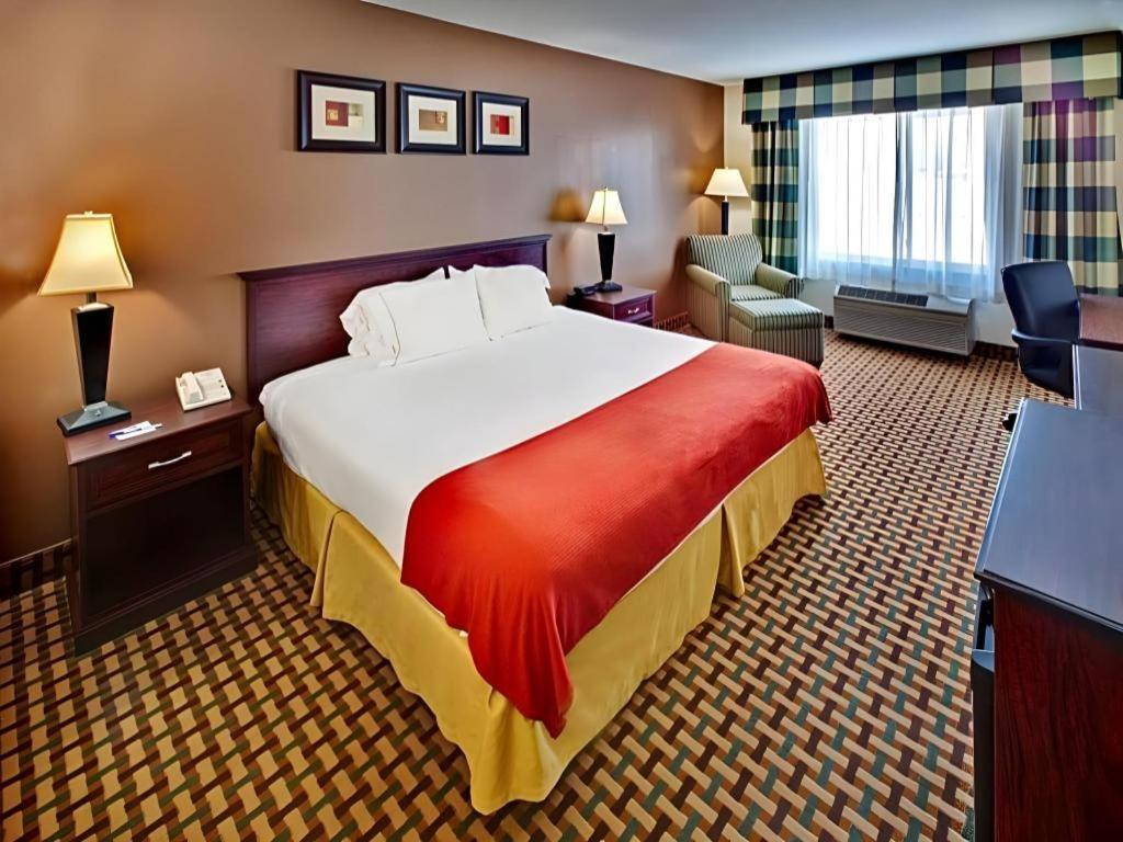 Holiday Inn Express O'Neill By Ihg Exterior photo